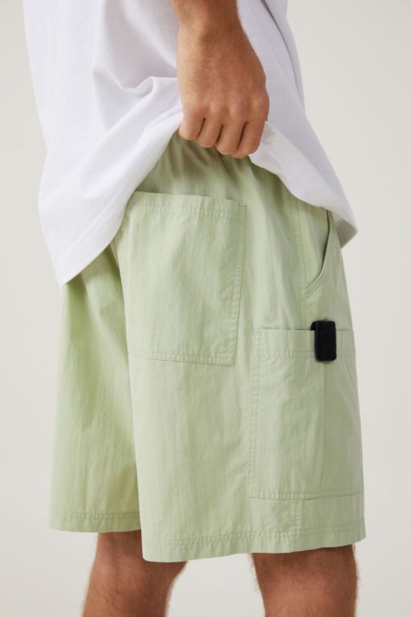 Short Cotton On Parachute Field Hombre Matcha | 7M6MB9GSRow